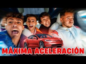 En-la-Pista-con-Tesla-Rendimiento-Deportivo-y-Velocidad
