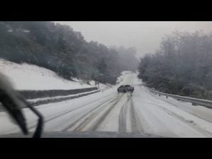 Autocross-en-la-Nieve-Derrapes-y-Velocidad-sobre-Terrenos-Helados