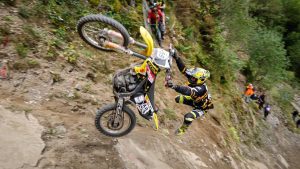 Hill-Climb-en-Montanas-Desafiando-la-Gravedad-en-Ascensos-Extremos