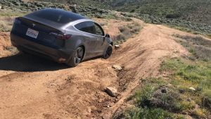 Model-3-en-Off-Road-Desafios-y-Aventuras-Fuera-del-Asfalto