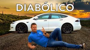 Tesla-Model-S-Pionero-de-la-Movilidad-Electrica-de-Lujo