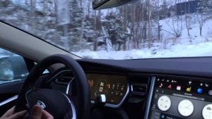 Tesla-y-la-Conduccion-Invernal-Desempeno-en-Condiciones-Extremas