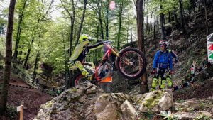 Trial-Equilibrio-y-Habilidad-en-Terrenos-Desafiantes