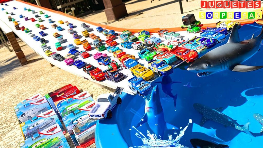 Coches-de-Carreras-de-Juguete-Miniaturas-Veloces-en-la-Pista - MotorPress Coches-de-Carreras-de-Juguete-Miniaturas-Veloces-en-la-Pista