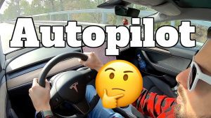Autopilot-Revolution-Navegando-sin-Manos-con-Tesla