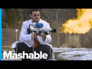 Elon-Musks-Not-a-Flamethrower-El-Curioso-Lanzallamas-de-Tesla