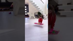 Elon-Musks-Not-a-Hoverboard-¡No-es-una-Patineta-Voladora