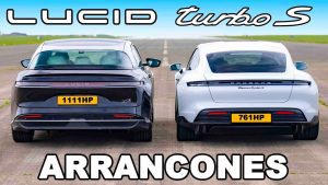 Model-S-vs.-Lucid-Air-Sedanes-Electricos-de-Alto-Rendimiento