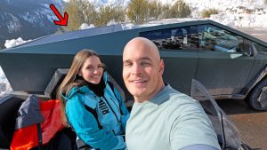 Tesla-Cybertruck-Bed-Liner-Protegiendo-la-Cama-con-Robustez