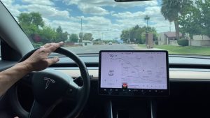 Autopilot Emergency Lane Departure Avoidance: Evitando Peligros