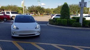 Smart Summon in Busy Parking Lots: Navegación en Escenarios concurridos