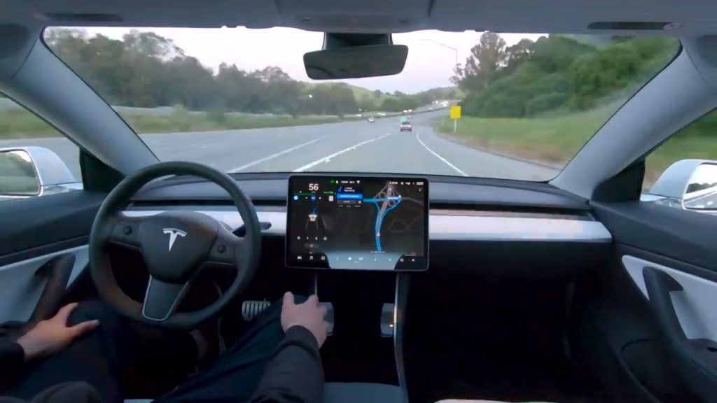 Smart Summon and Full Self-Driving (FSD) Beta Success Stories: Experiencias Exitosas de Conducción Autónoma