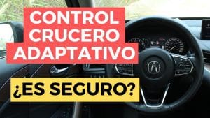 ¿Qué es el control de crucero adaptativo y cómo funciona?