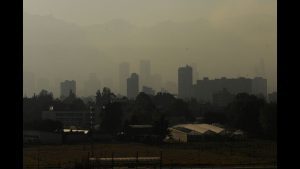 Cómo las emisiones de vehículos afectan la calidad del aire en áreas industriales